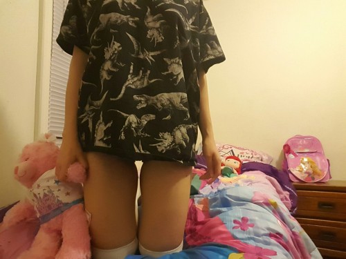 sweet-baby–zoe:  Daddys shirt = most comfy jammies ever ♡