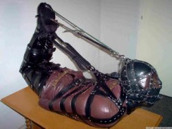 gettiedandenjoy:  More BDSM Amateur Pics