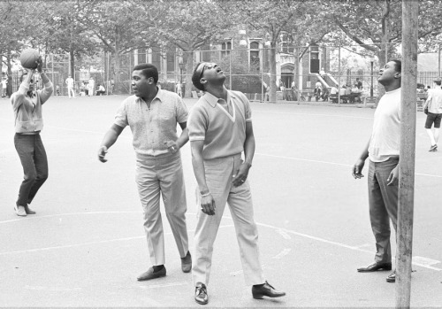 The Four Tops playing basketball in New York City, 1965.Photos by Don Paulsen