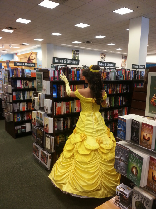 pistolwithoneshot:b3lieve-in-mag1c:alittlebitofdisneymagic:jenniferellison:“I was reading the most w