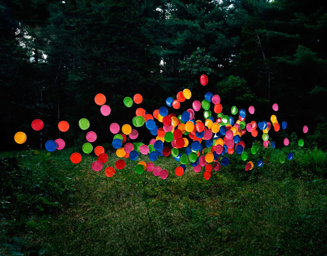 martinekenblog:  Flying Swarms of Everyday Objects by Thomas Jackson