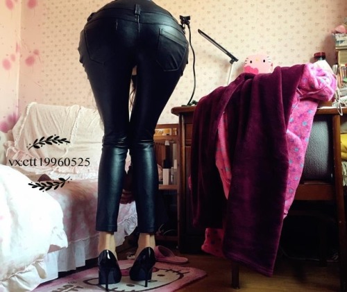 dangerouslybabycollectionme: 弯腰捡东西好累哒。