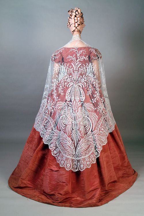 fripperiesandfobs:Evening dress and shawl, 1850’sFrom the Kent State University Museum Pinterest