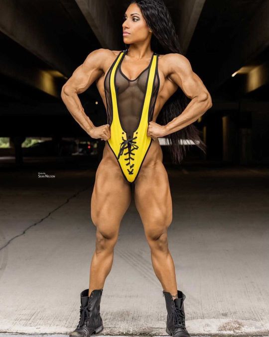 fbbluver:Fitness model/ FBB Sabah Syed Photography by Sean Nelson 