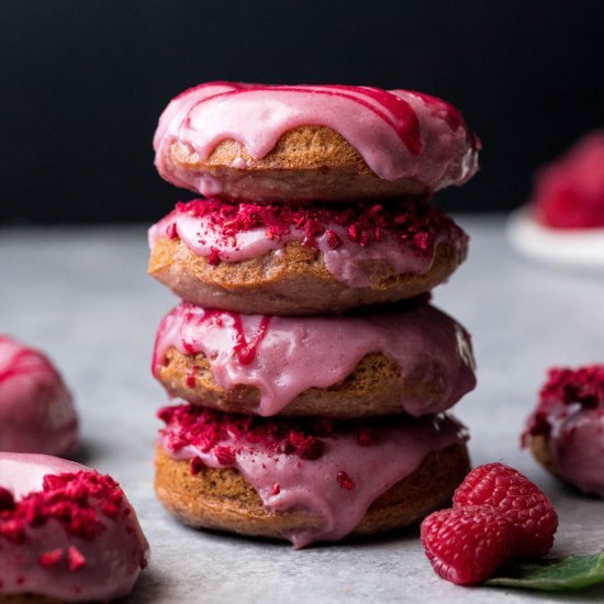 justyummyrecipes:  Raspberry Baked Donuts http://ift.tt/2Hk34Bb