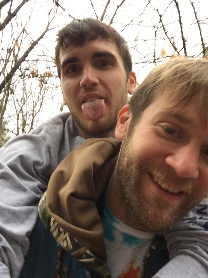 roy-ality:  colbydoes:  COLBY DOES NORTH CAROLINAbehind the scenes  HUNTER I MISS