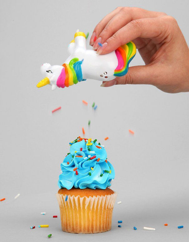 amroyounes:  Kitchen gadget you didn’t know you need:Jeans Muffin FormEngraved