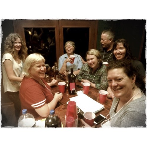 <p>And they’re bonding… #fiddlestarcamp #redsolocup #fiddle  (at Ridgetop, Tennessee)</p>