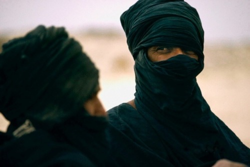 mydearalgeria: Tuareg men in Tamanrasset, southern Algeria - 70s.Kazuyoshi Nomachi. 