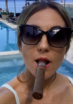 CIGAR Capnolagnia Female Smoking Fetish (NSFW