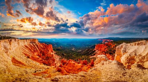 amazinglybeautifulphotography: Panorama of Bryce Canyon National Park in Utah [OC] [6780x3770] - Aut