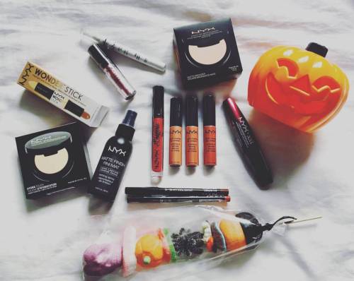 Halloween Kit ❤ by @nyxcosmetics_es #photography #lovely #favourites #halloween #makeup #loveit #nud