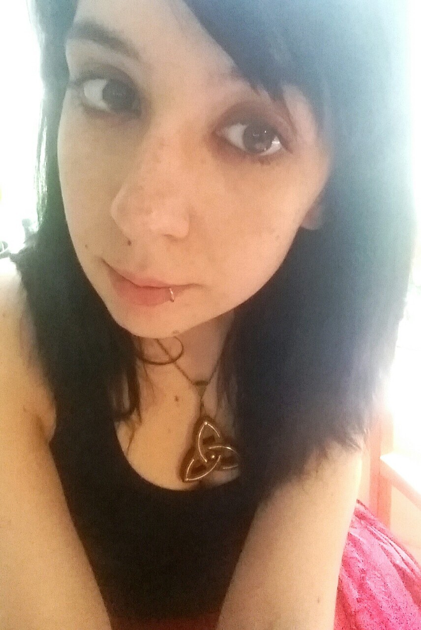 9-to-5-at-the-morgue:  Sunday evening selfie? So be it.