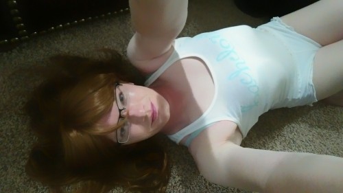 deviant-dressed:  Comfy time.