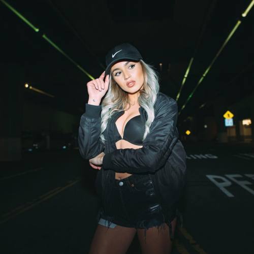 martin-depict:  “City Slicker Pt.2” || Model: @val.mercado