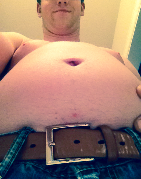 fit2fatasfuck:  St. Patty’s Day bloat bliss!🍀