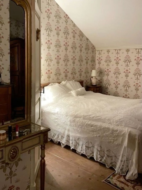 Sometimes I Just Want My Room To Look Like An Orphanage.