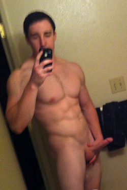 straightboysaintshy:  Beautiful body! Yes,