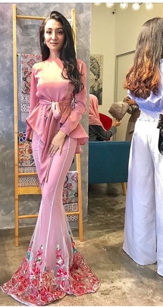 Gadis melayu cantik beraya Pretty malay girls raya - Tumbex