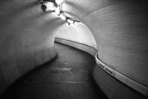 lostpolaroids:Tube Tunnels - via. Flickr/Romain Sylvestre