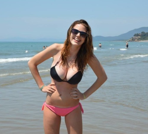 realandspectacular: Impressive Bikini Girls 
