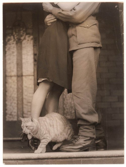 vintageeveryday:An Australian solider said goodbye to his wife before leaving, during World War II.