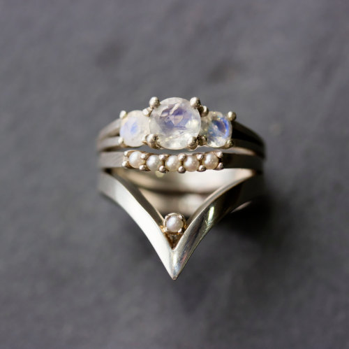 sosuperawesome:  Jewelry by TheFlyingFoxArts on Etsy  • So Super Awesome is also on Facebook, Twitter and Pinterest • 