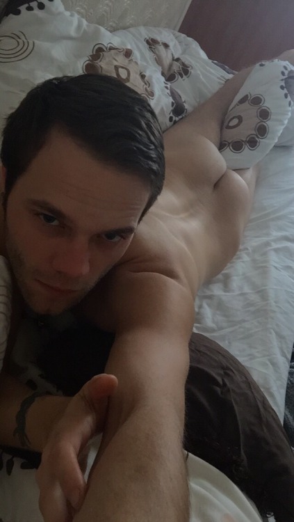 dickade:  FOLLOW ME FOR MORE: 1. http://dickade.tumblr.com 2. http://assdays.tumblr.com 3. http://daysofhotjocks.tumblr.com 4. http://cocksandjocksallday.tumblr.com // submit your hottest nudes here!!