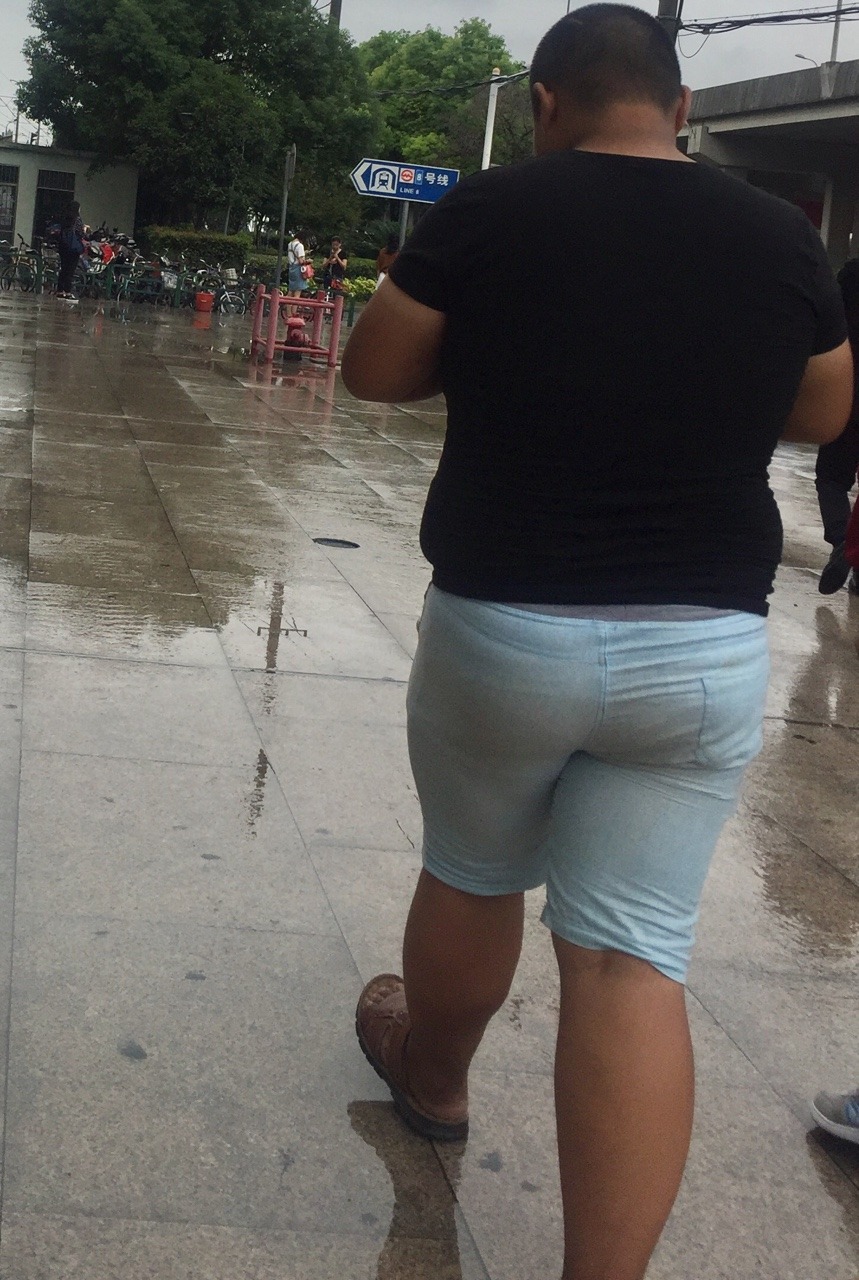 asainfattybtm:  Ooooooo….sexy