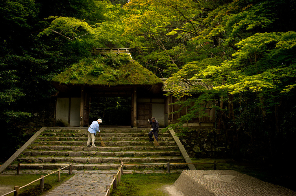 papalagiblog:  Temples in Kyoto. Images by Flickr user Marservia http://landscapefocused.tumblr.com