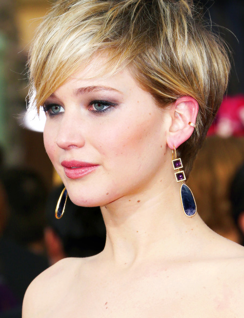 jenniferlawrencedaily:Jennifer Lawrence at the 20th Annual Screen Actors Guild Awards.