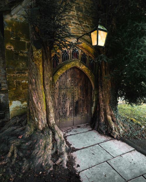 wanderthewood:St Edward’s Church, Stow-on-the-Wold, Gloucestershire, England by tom_juenemann