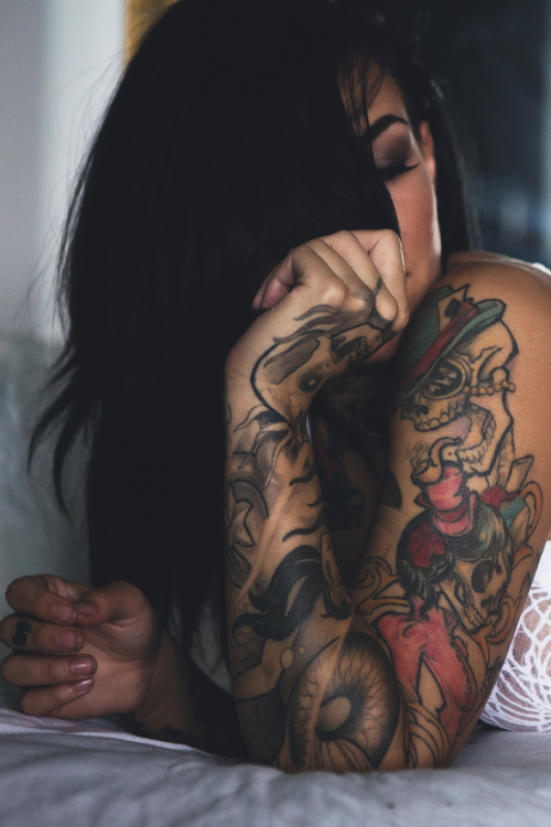 XXX draftthemes: voices:   Tatted Beauty | © photo