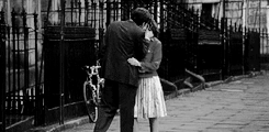 xcelebz:  get to know me meme: 5/∞ tv-movie couples Dexter and Emma - One Day