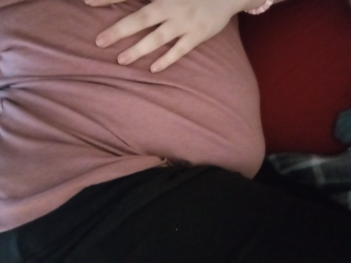 This Shirt Is Too Loose.. And I'm Hungry :(
