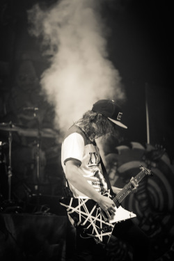 hellopiercetheveilfans:  Vic Fuentes - Pierce