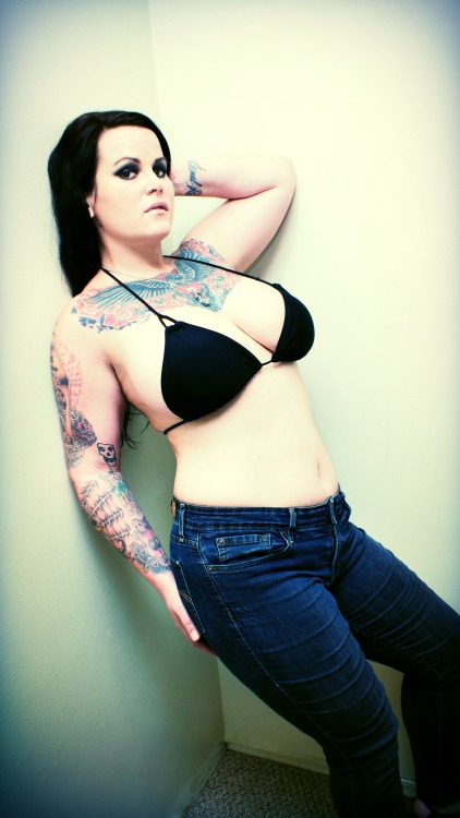 erinalkaline:  Photo by Daniel Gomez Photography, adult photos