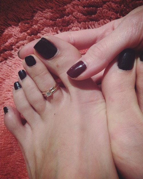 footsiepattes: SparklyDarkly