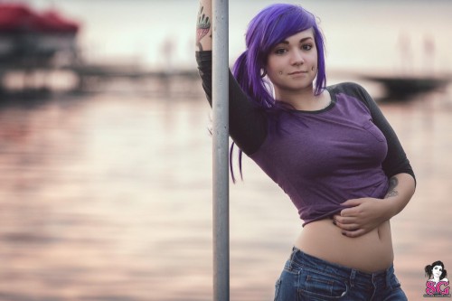 namaste-azaadi:  Aww, I love her pierced dimples  and her baby face ♥