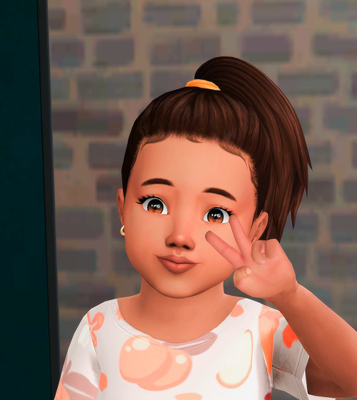 Testing out this adorable hair by @ravensim coming to a simblr near you!Had to give Mariella a toddl