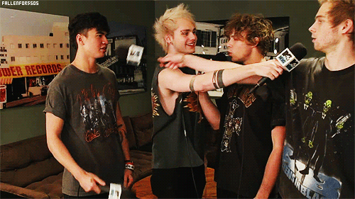 fallenfor5sos:  The goofiest moments from our 5 seconds of summer interview  