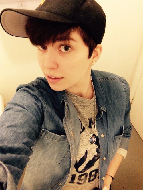 aloeviera:  I looked super gay at work today and I loved this outfit so I took some selfies in the surprisingly well lit bathroom.   I adore this new denim shirt I got yesterday ❤️