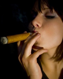 CIGAR Capnolagnia Female Smoking Fetish (NSFW