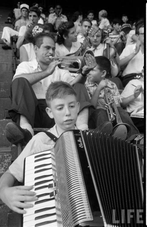 Music Depreciation Night at Ebbets Field(Alfred Eisenstaedt. 1951)