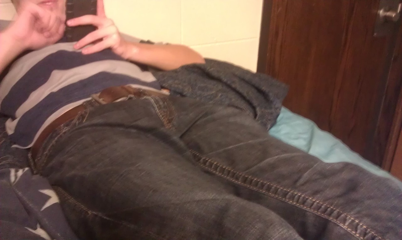 Hey!  Look, there&rsquo;s a boy in my bed!  Oh wait, he&rsquo;s my broski&hellip;.. 