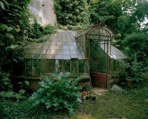 victorian-style greenhouse 1/3