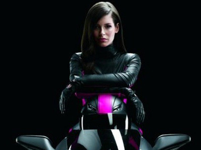 belle-morningstar: Remember that time when the t mobile girl was really sweet   but then virgin mobile made fun of her   so t mobile stepped its shit up   it’s like high school drama except with phone companies     