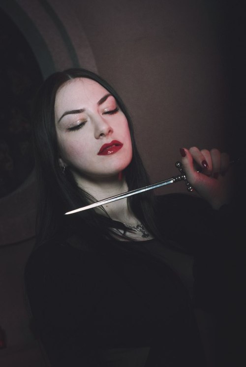 groteleur:  Craziest Murder Weapons in History > 