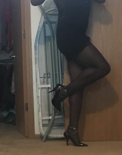 valerinicole: Love my legs!!