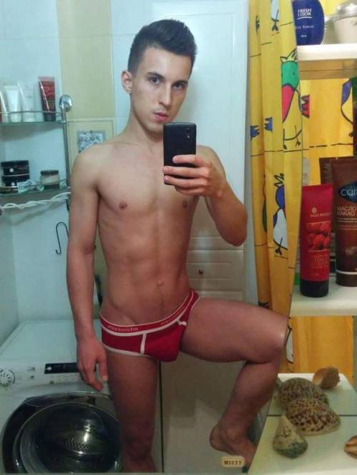 http://russian-boys.tumblr.com/post/161615681365